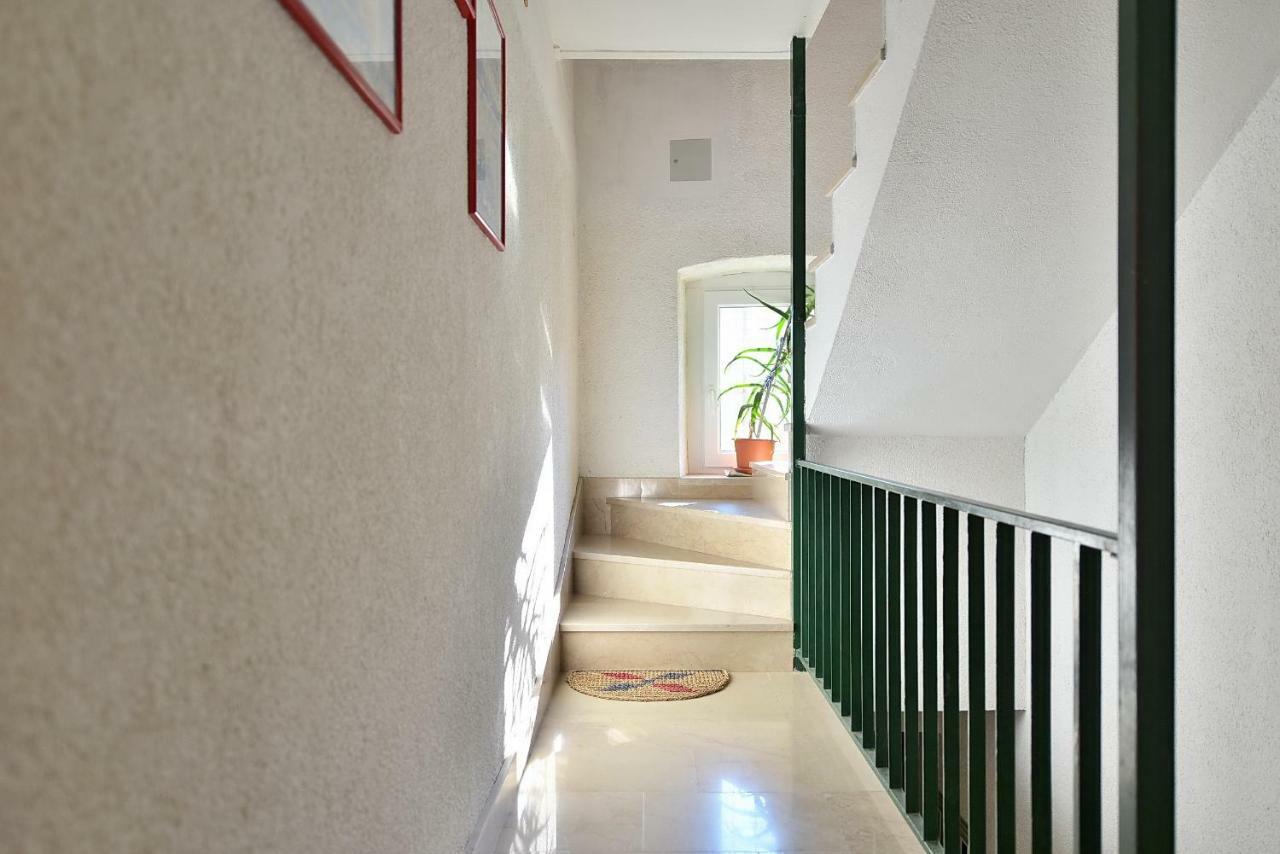 Apartments Mirabella オミシュ エクステリア 写真
